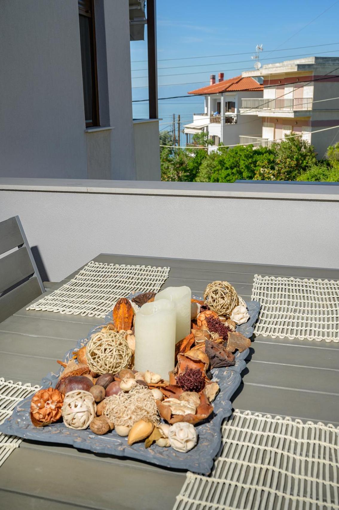 Meltemi Luxury Apartments Nea Roda Exterior photo